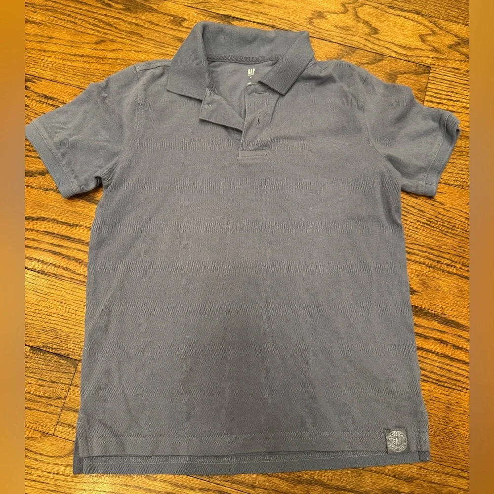 GAP Kids Bundle – Dino Graphic Long Sleeve Tee + Gray Polo Shirt (Size M/8)